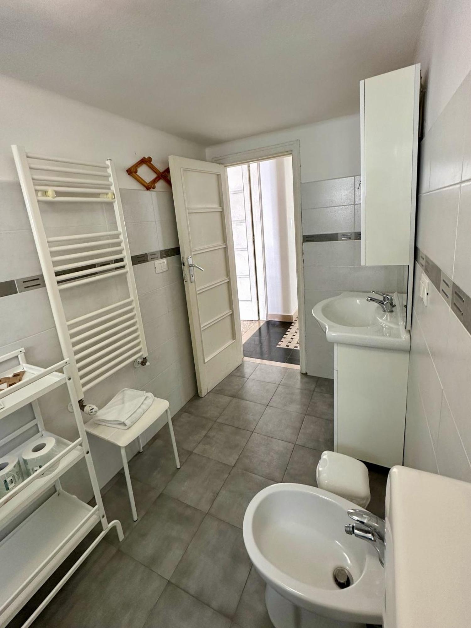 Appartamento Via Trevisani Bari Exteriör bild