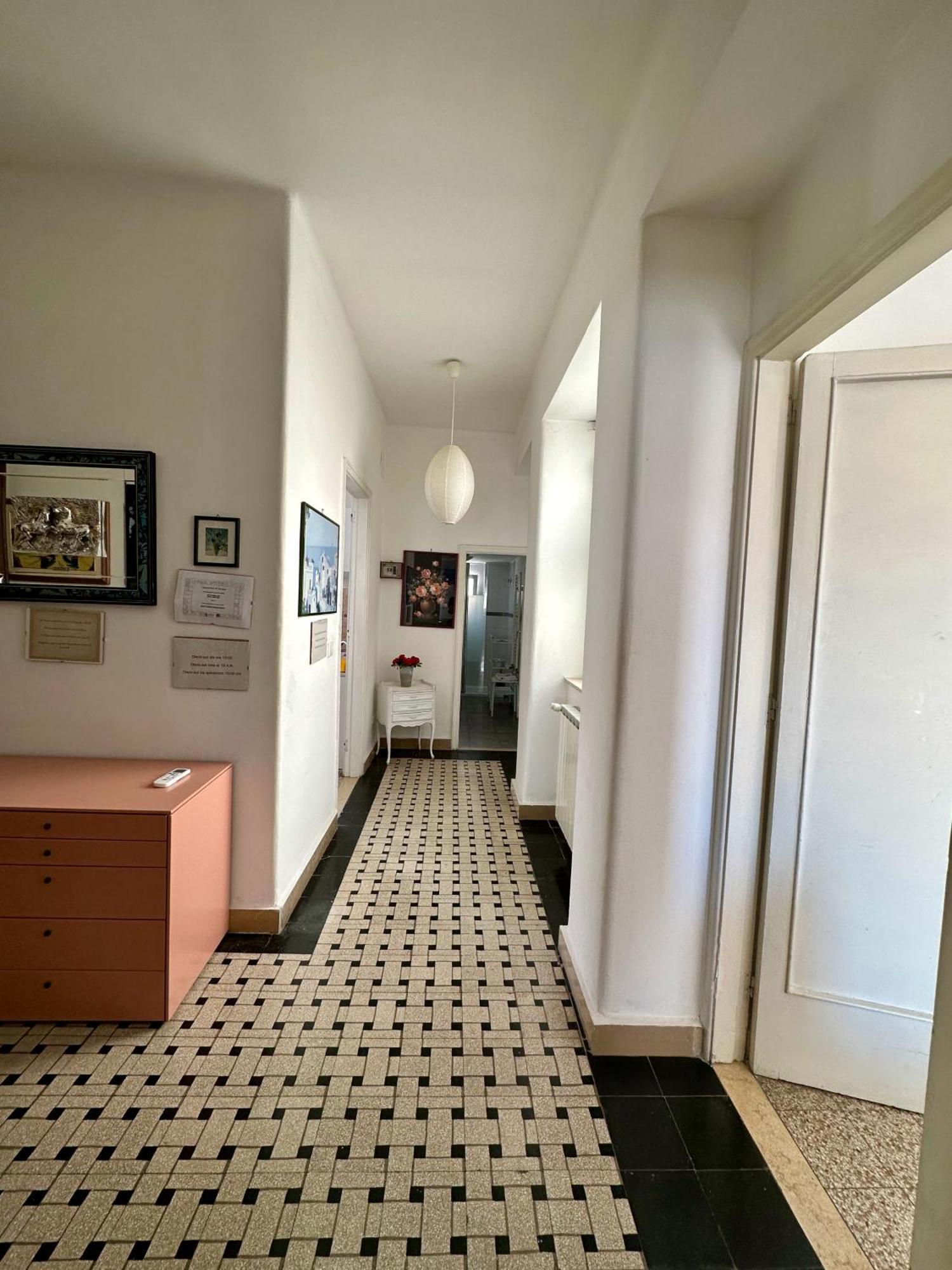 Appartamento Via Trevisani Bari Exteriör bild